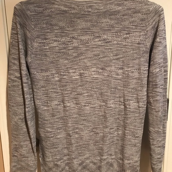 Light weight gray sweater - Picture 3 of 4